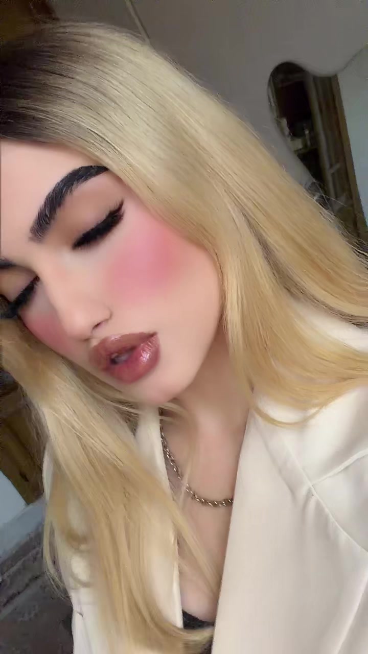 @elenahmadi1
