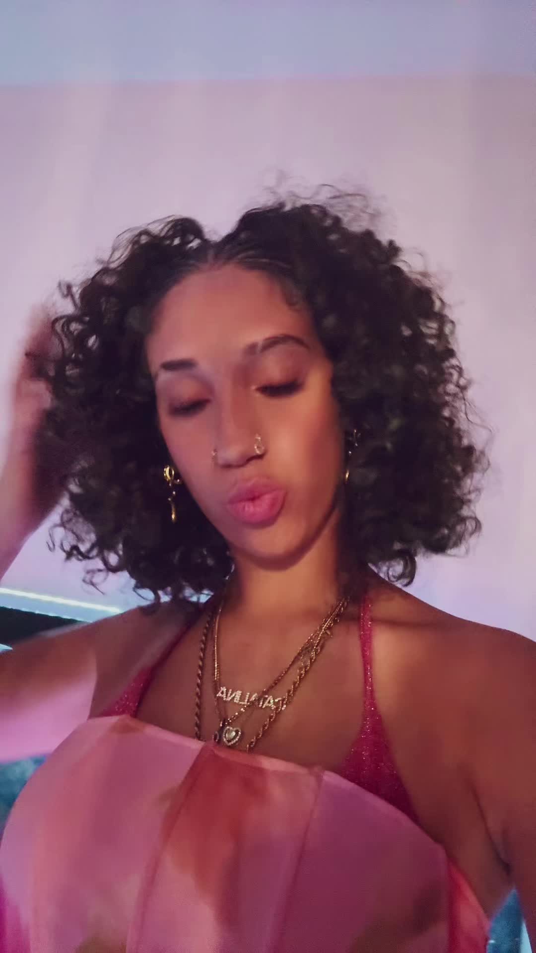 @Nichole_11_
