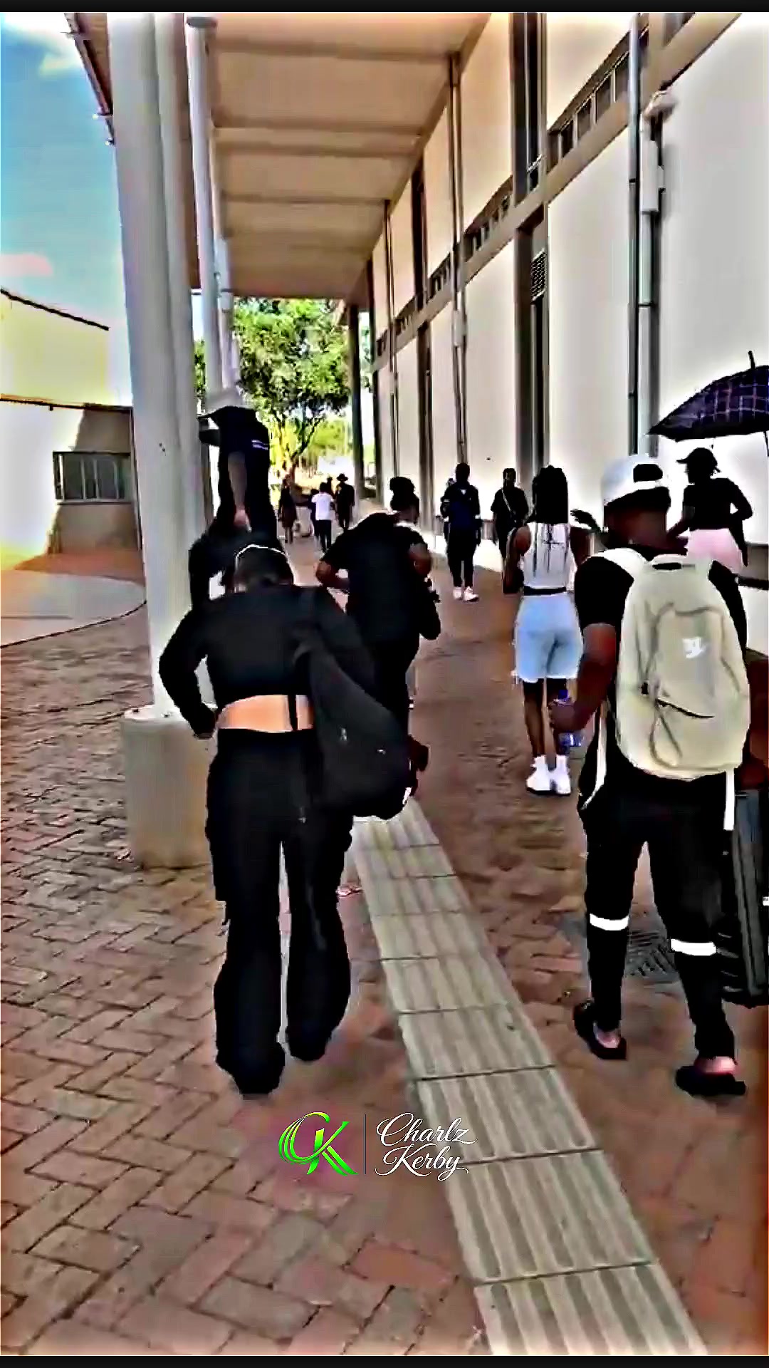 @𝐂𝐡𝐚𝐫𝐥𝐳 𝐊𝐞𝐫𝐛𝐲💫