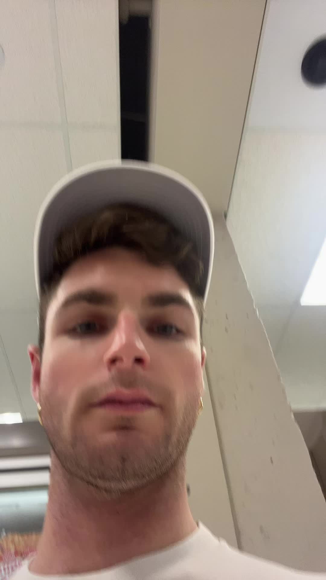 @hyperboy