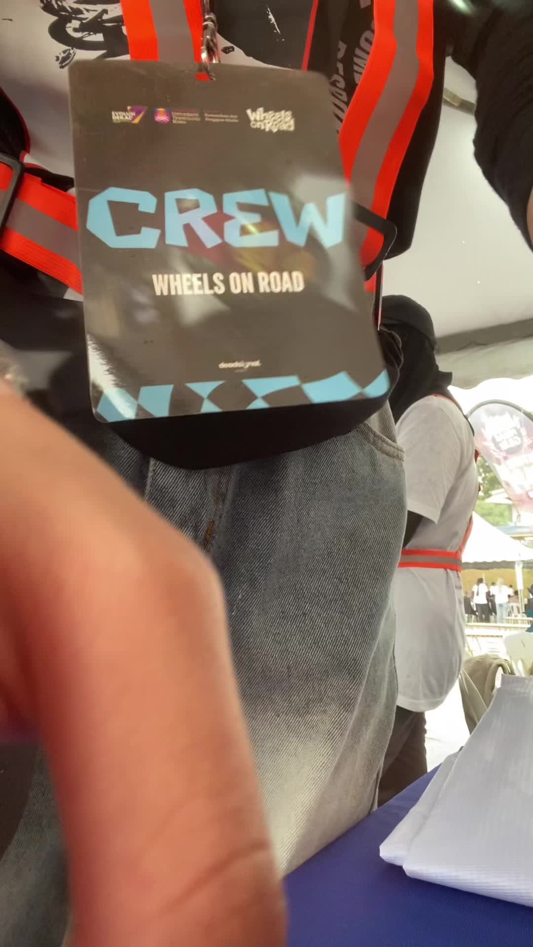 @dee