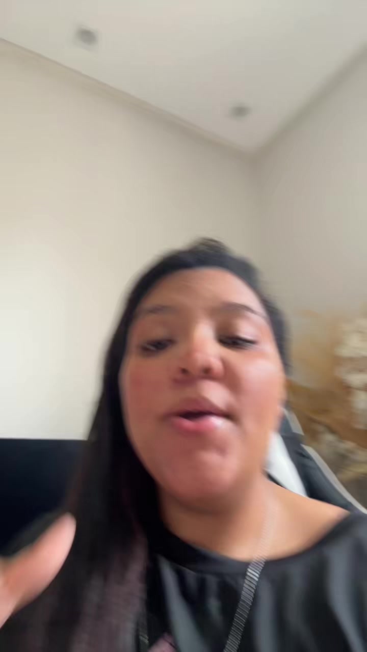 @Carolaine 🌺