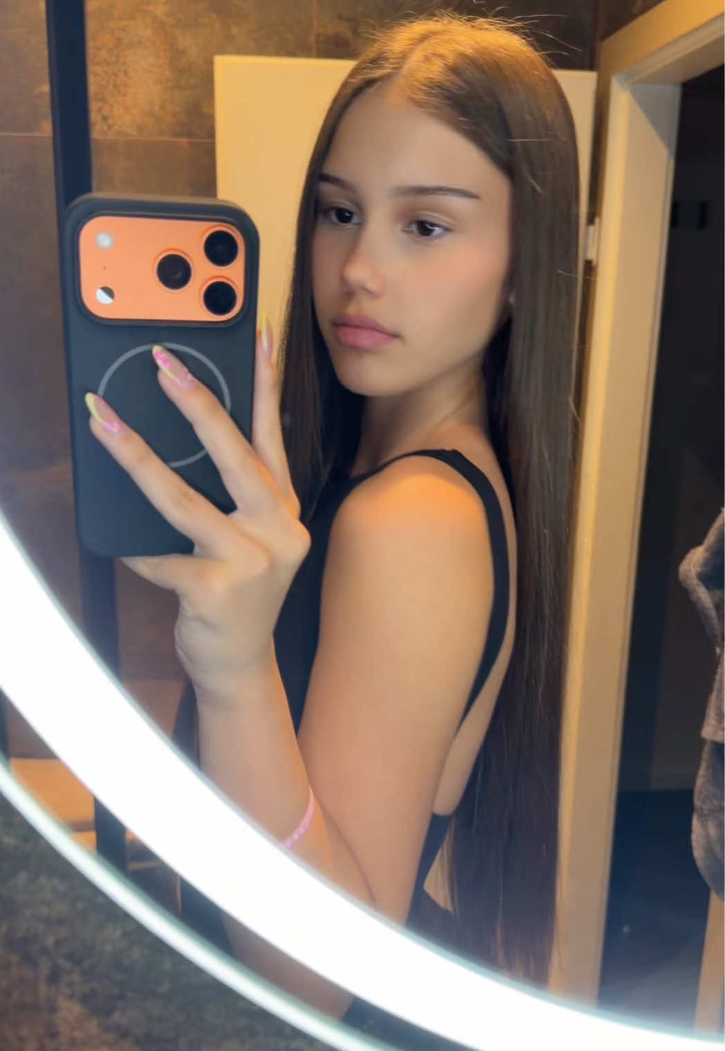 @Лара