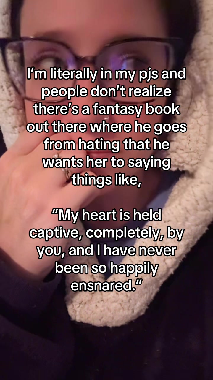@L.R. Powell ✨ Romantasy Author