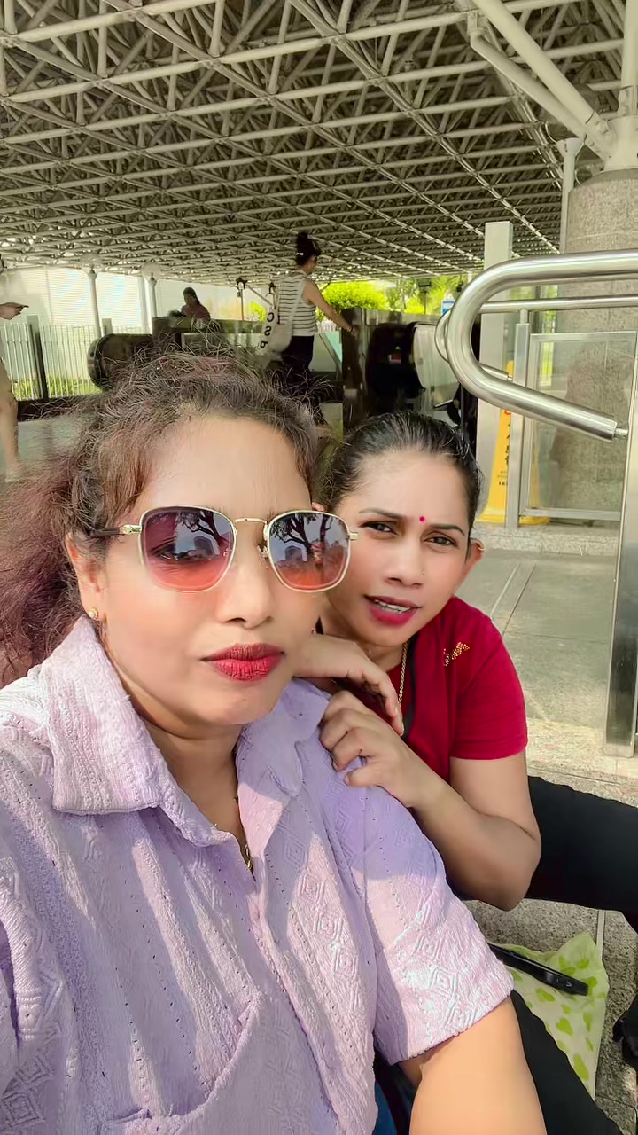 @06cutedilani🇱🇰🇸🇬