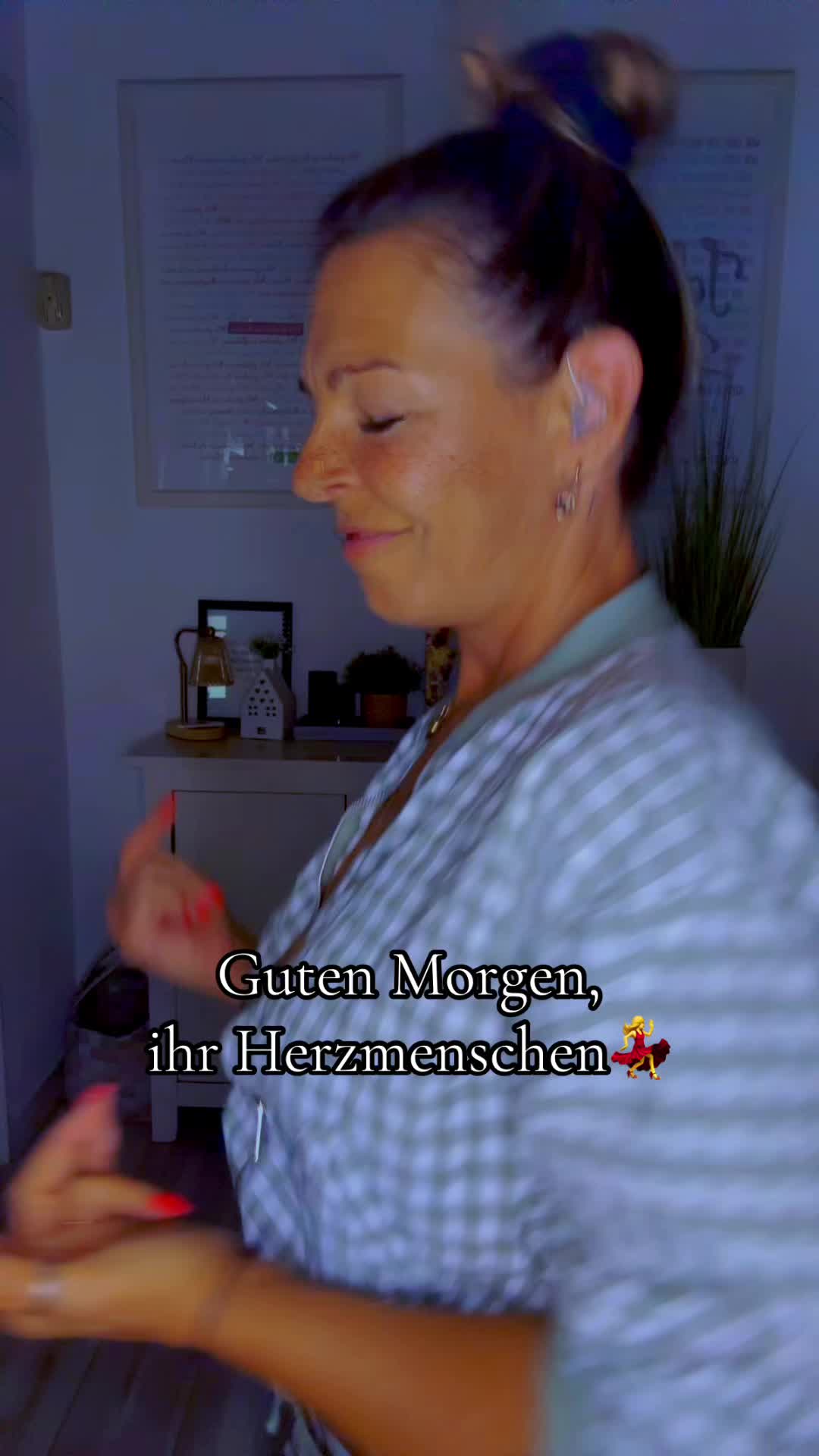 @🥂𝓘𝓽’𝓼 𝓶𝓮 𝓝𝓲𝓷𝓪🥂