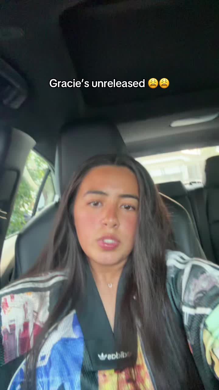 @Angelina&trade;️