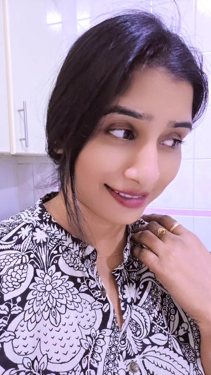 @radhika official