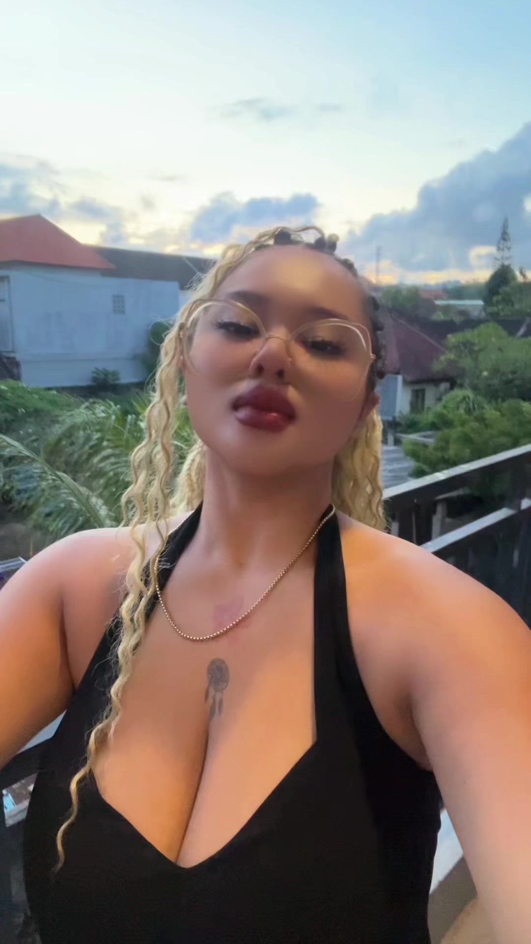 @yoemey_