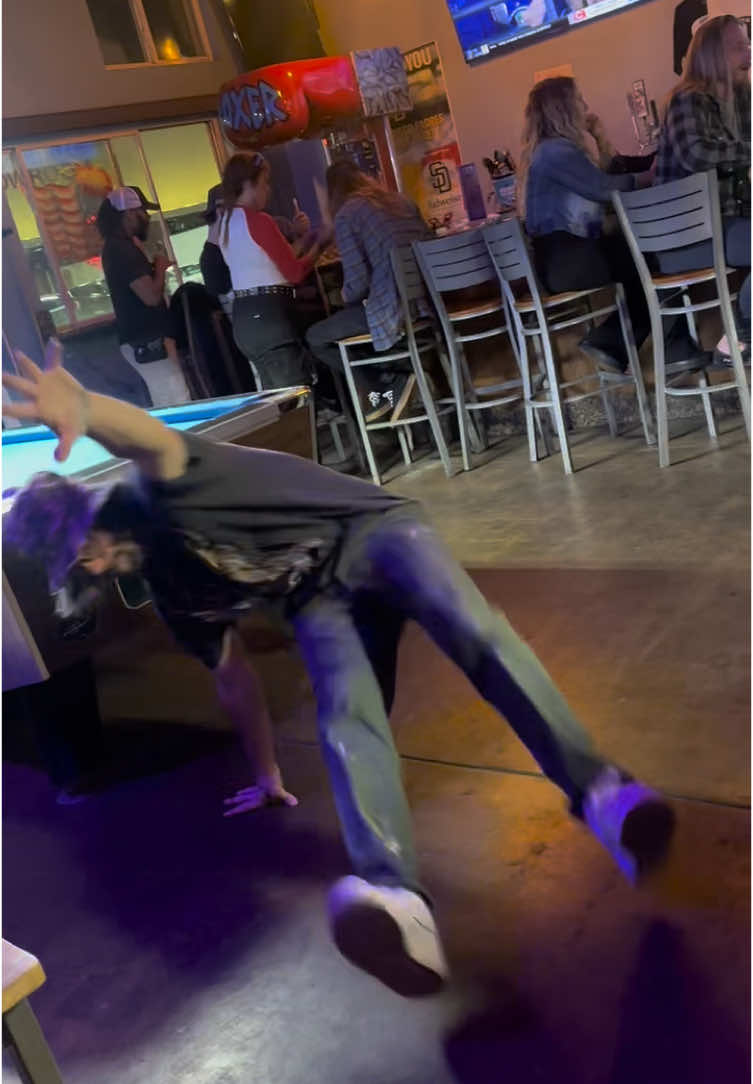 @Bboy_roo