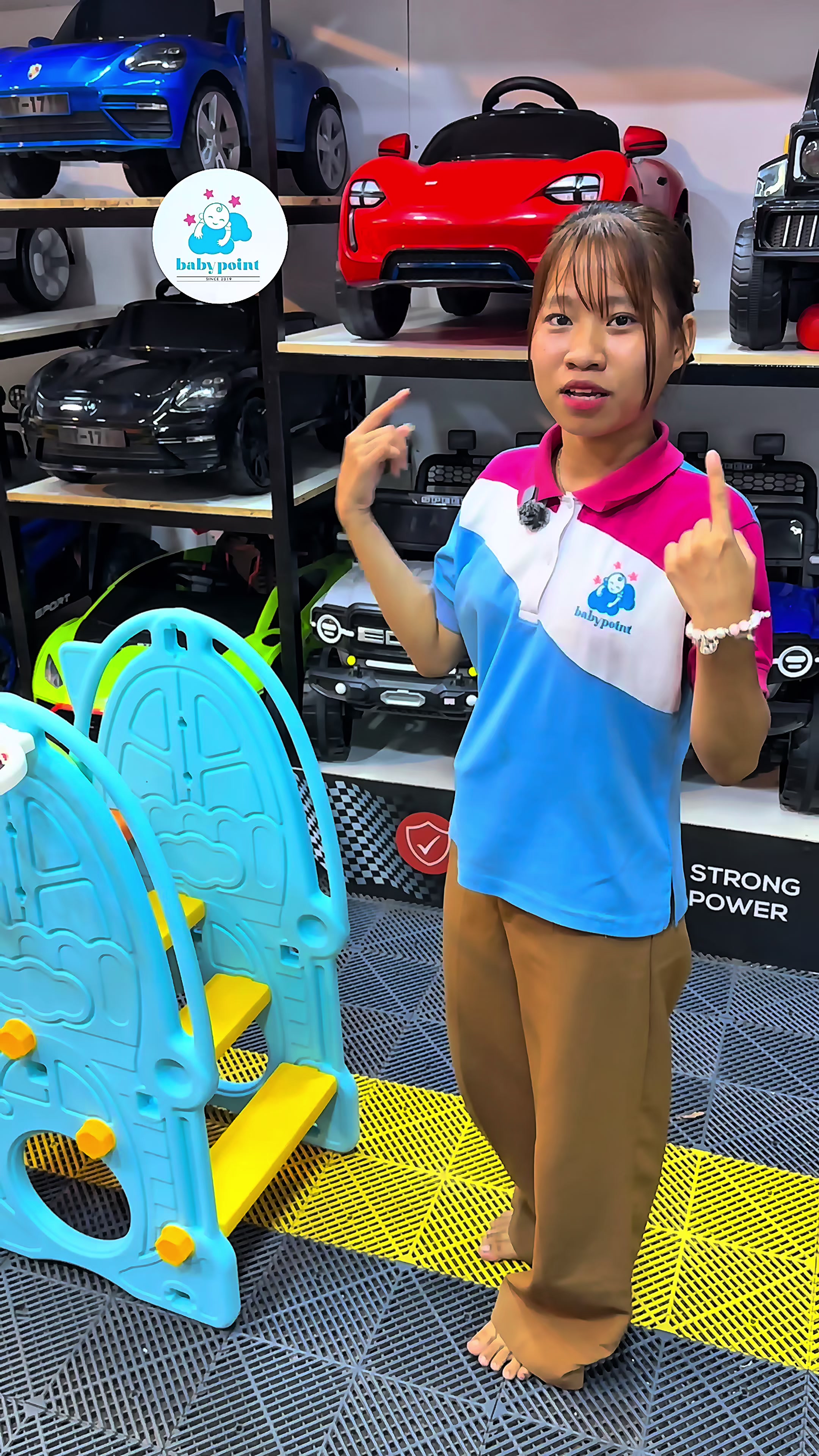@Baby Point Kids Car Showroom
