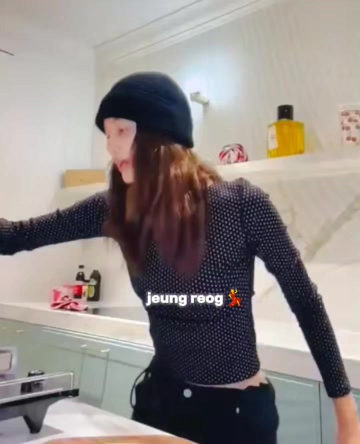 @Lily_Edelweiss_Ly
