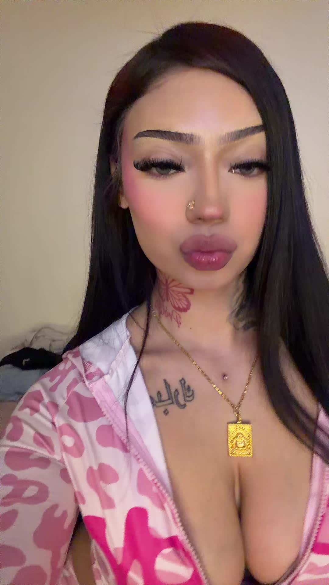 @Aysslin