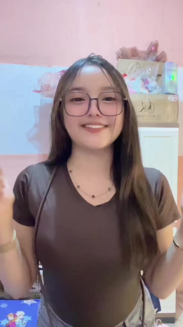 @nvraaurliaa