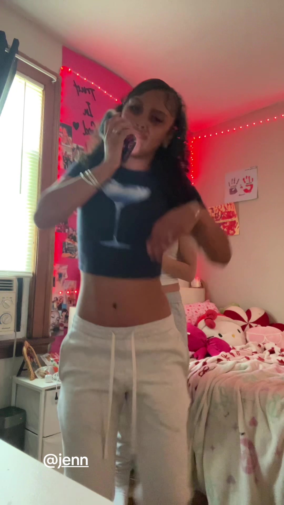 @thecutestcutieintheroom💟