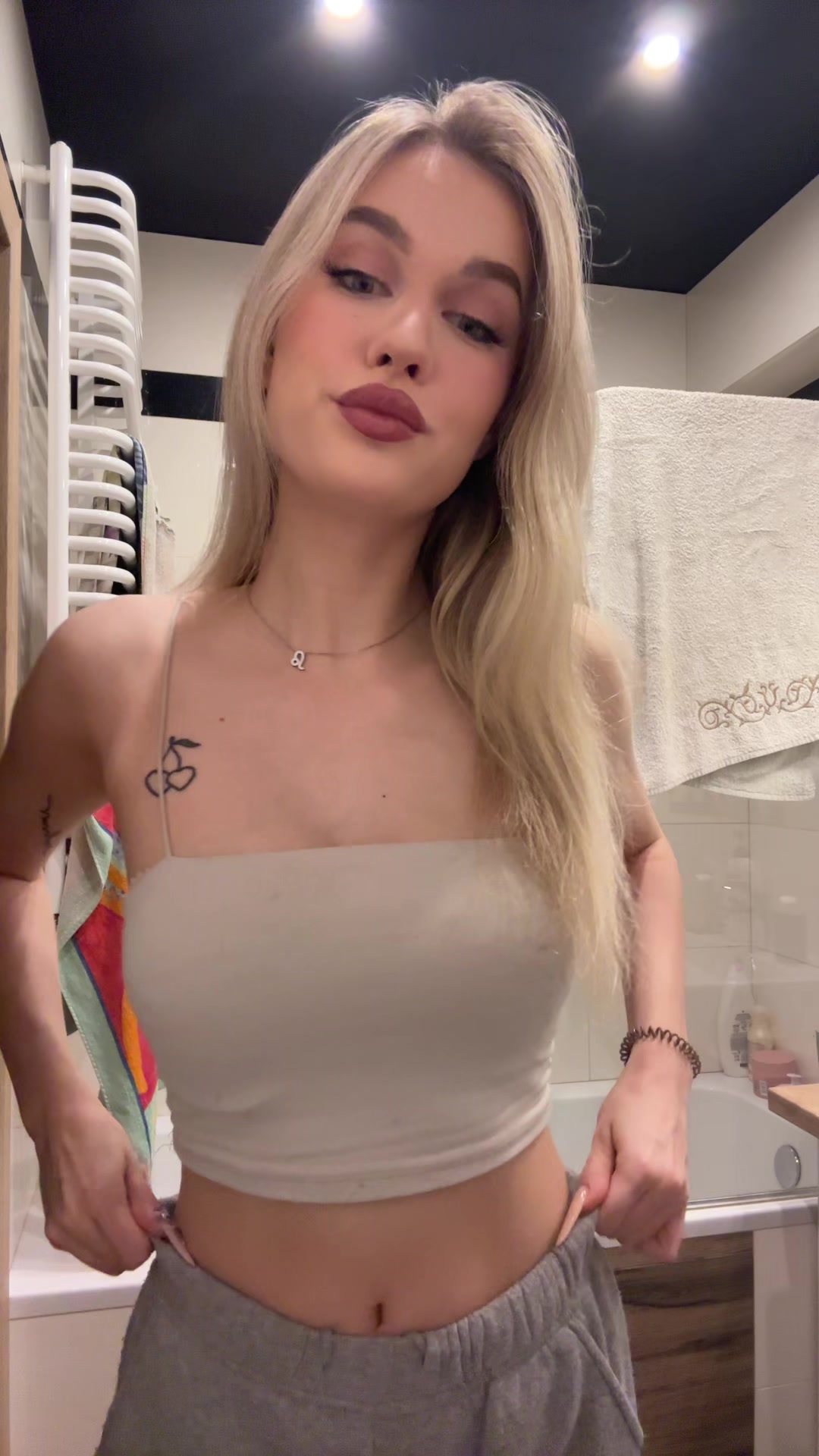 @Emka🤩