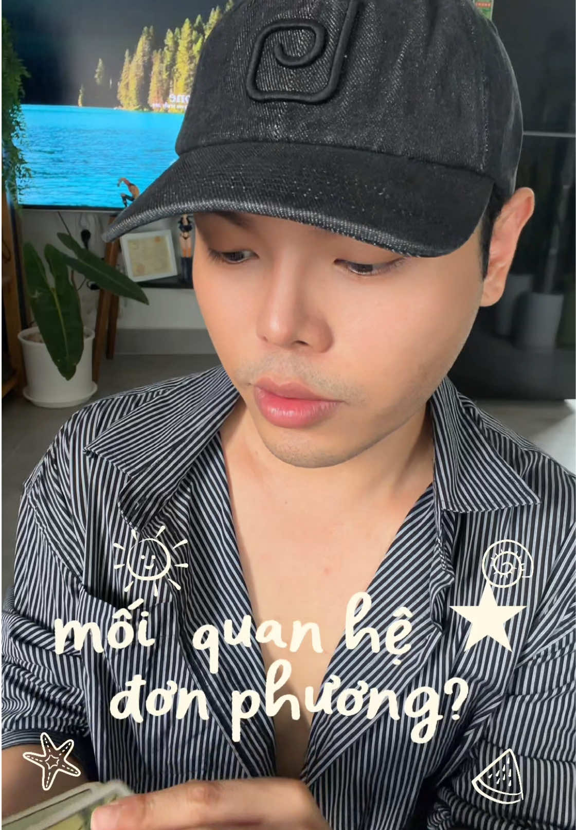 @Một chiếc &ocirc;m nhỏ ch&iacute;u