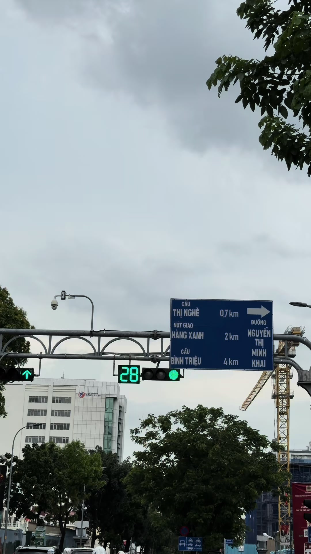 @Trung chứ ai