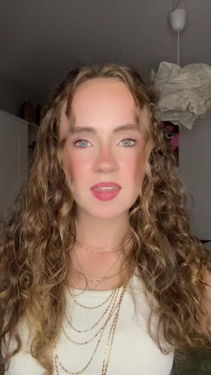 @Sophia 💫