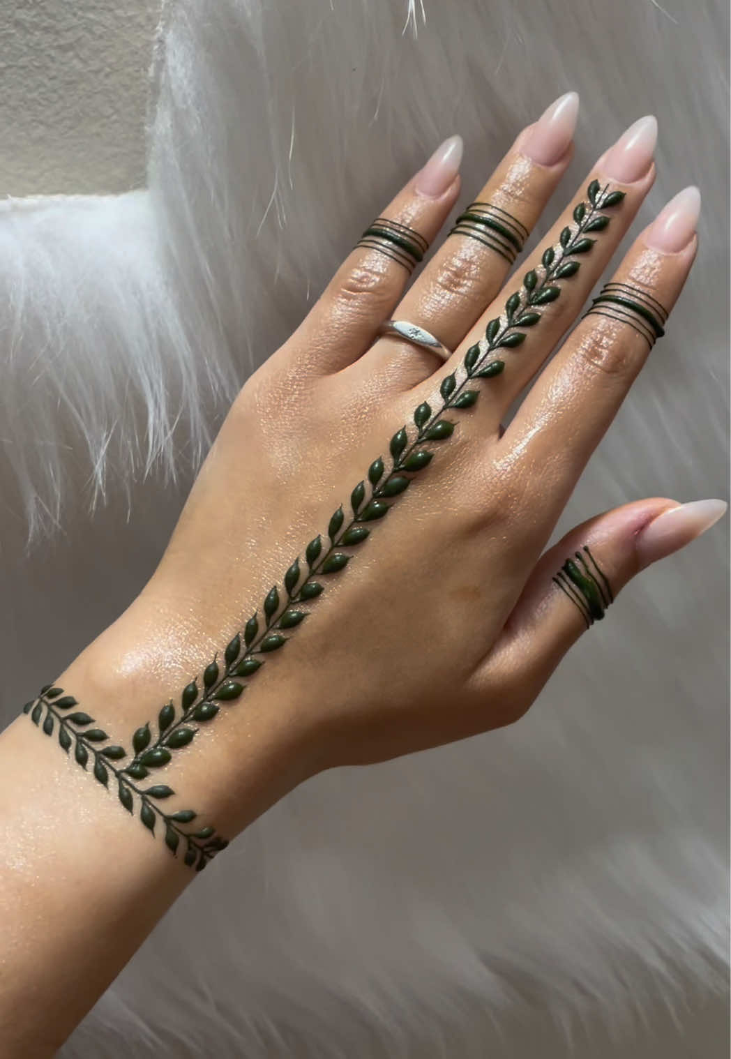 @charmsofmehandi