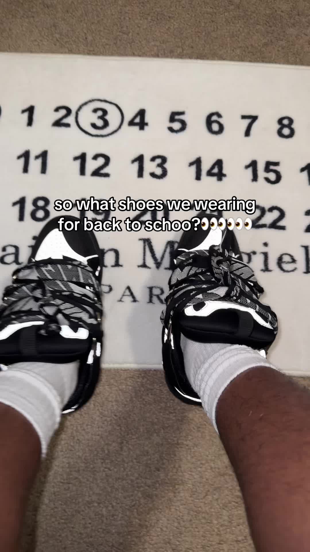 @⃟