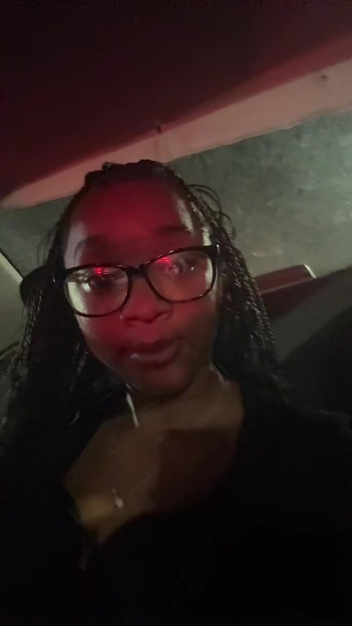 @sneakytayshh