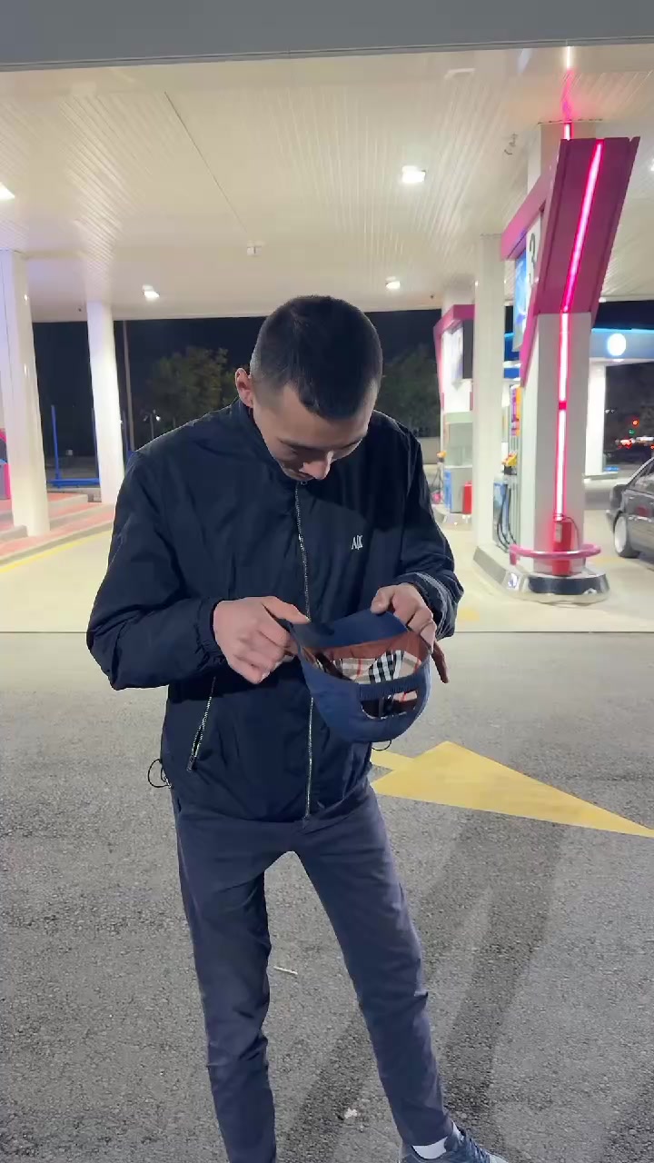 @🥷