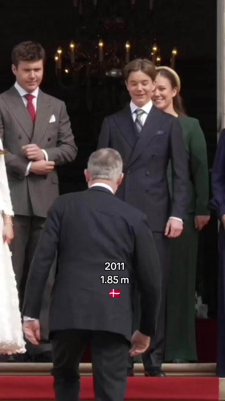 @♔ 𝓡𝓸𝔂𝓪𝓵 𝓩𝓱 🇬🇧