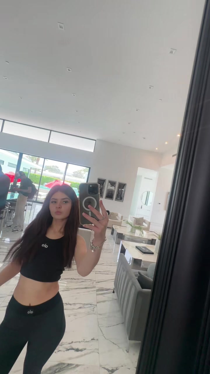 @𝐃𝐞𝐧𝐞𝐥𝐢