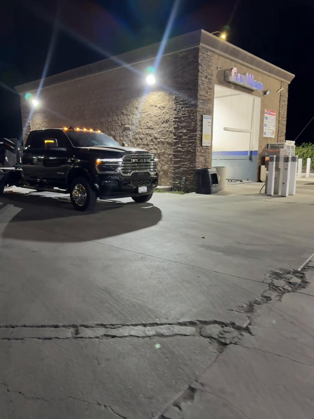 @Straight haulin