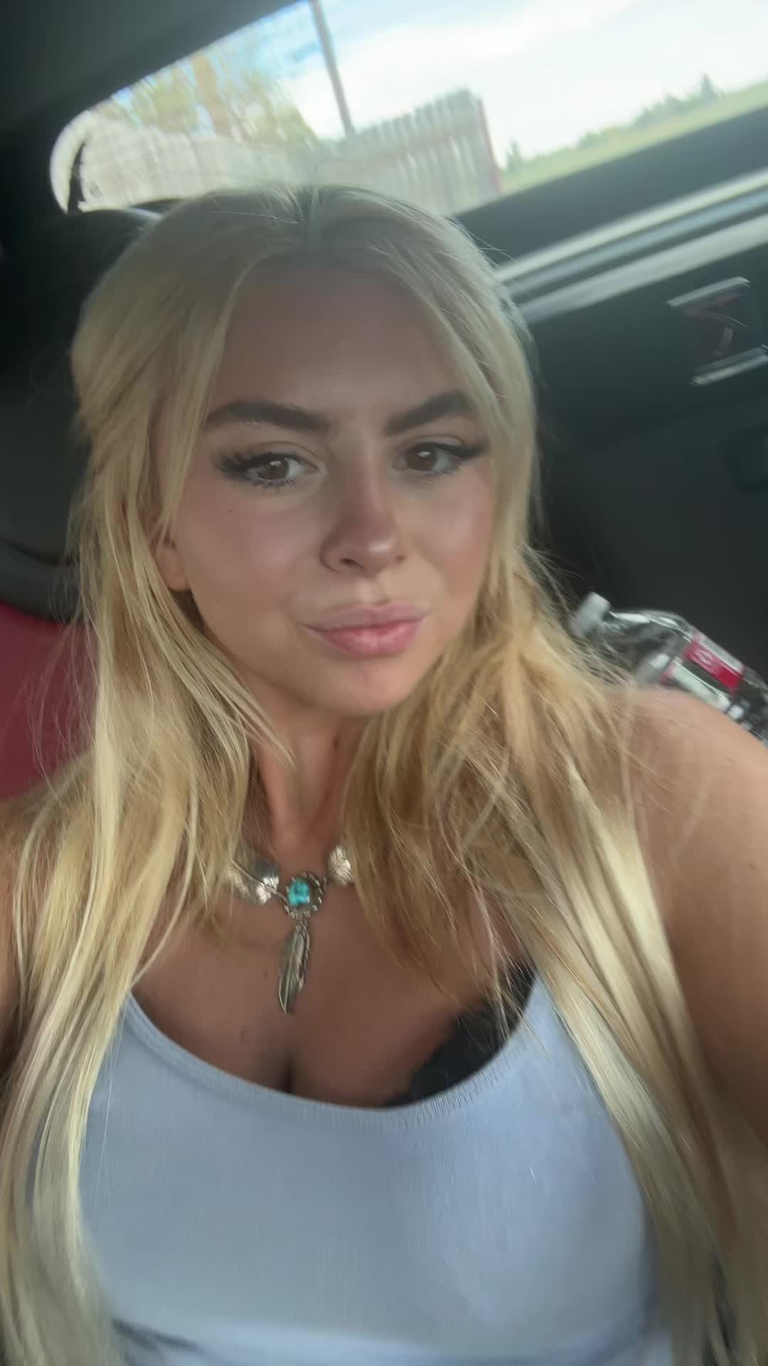 @Valianna Rose