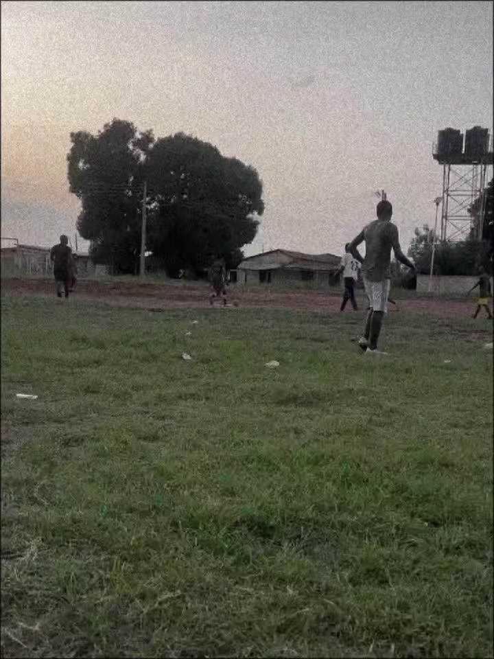 @Emmy L&ecirc;&ecirc;