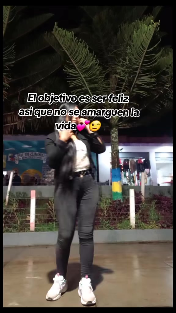 @Niki Ramos 🧃