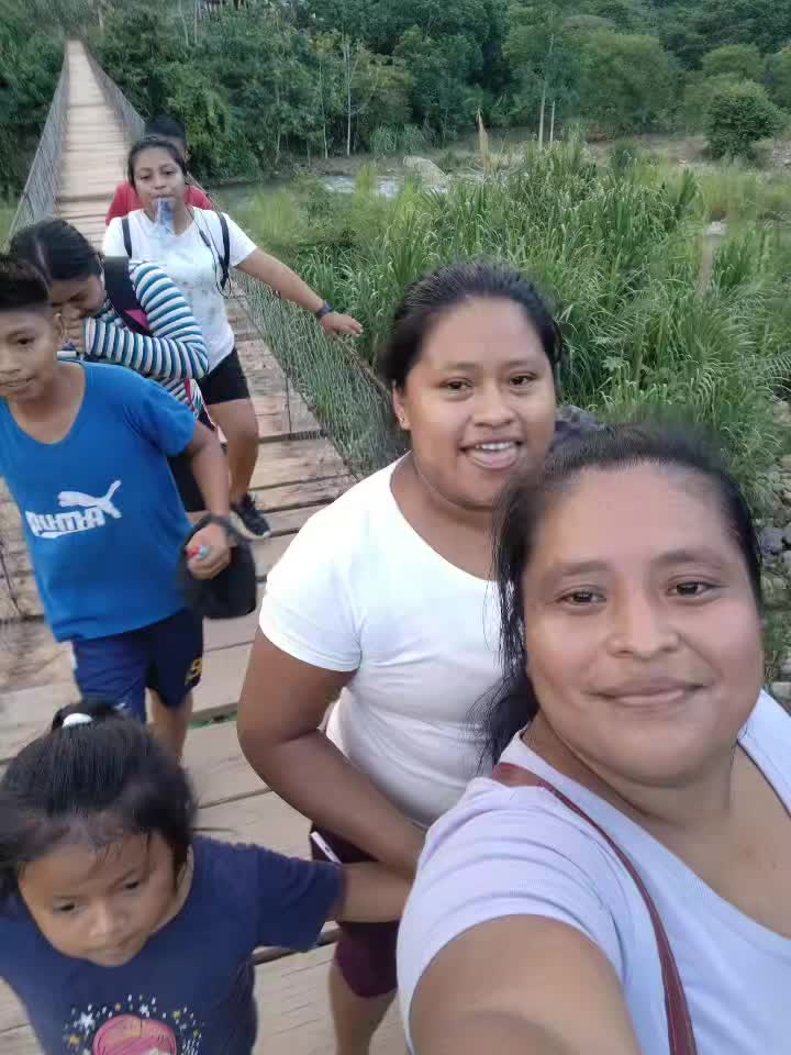 @Roxana Li