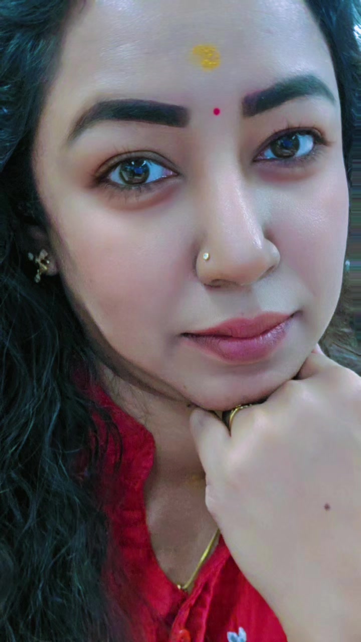 @KaraikudiPonnu_Leka