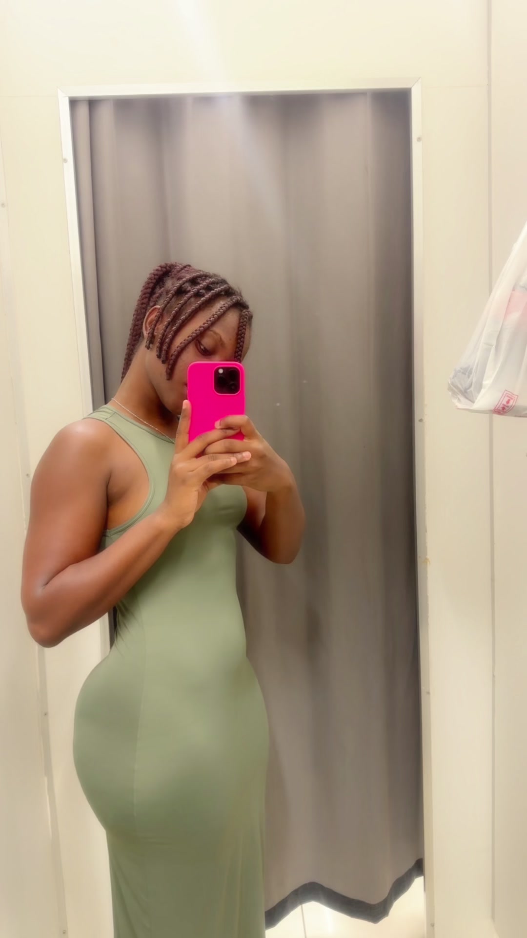 @🍍