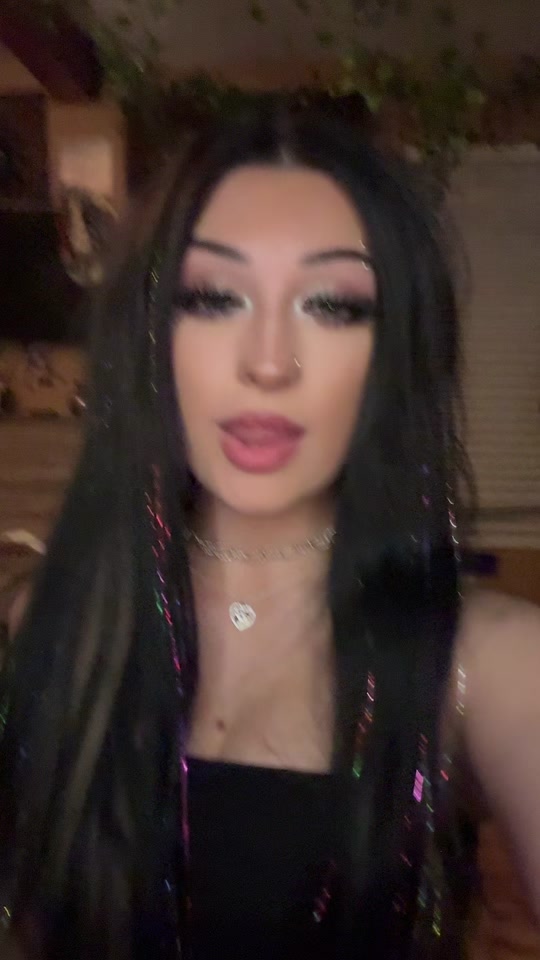 @Roxy🖤🕷️💋