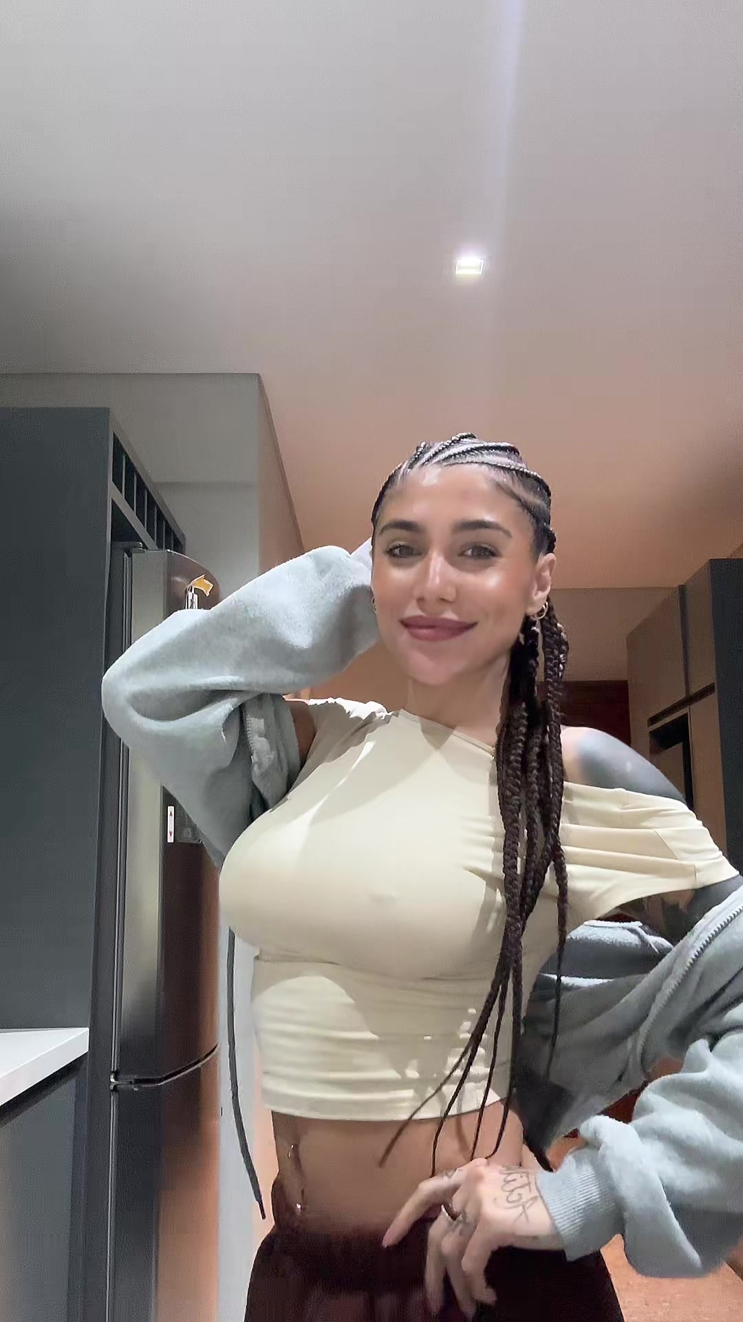 @candecaroo