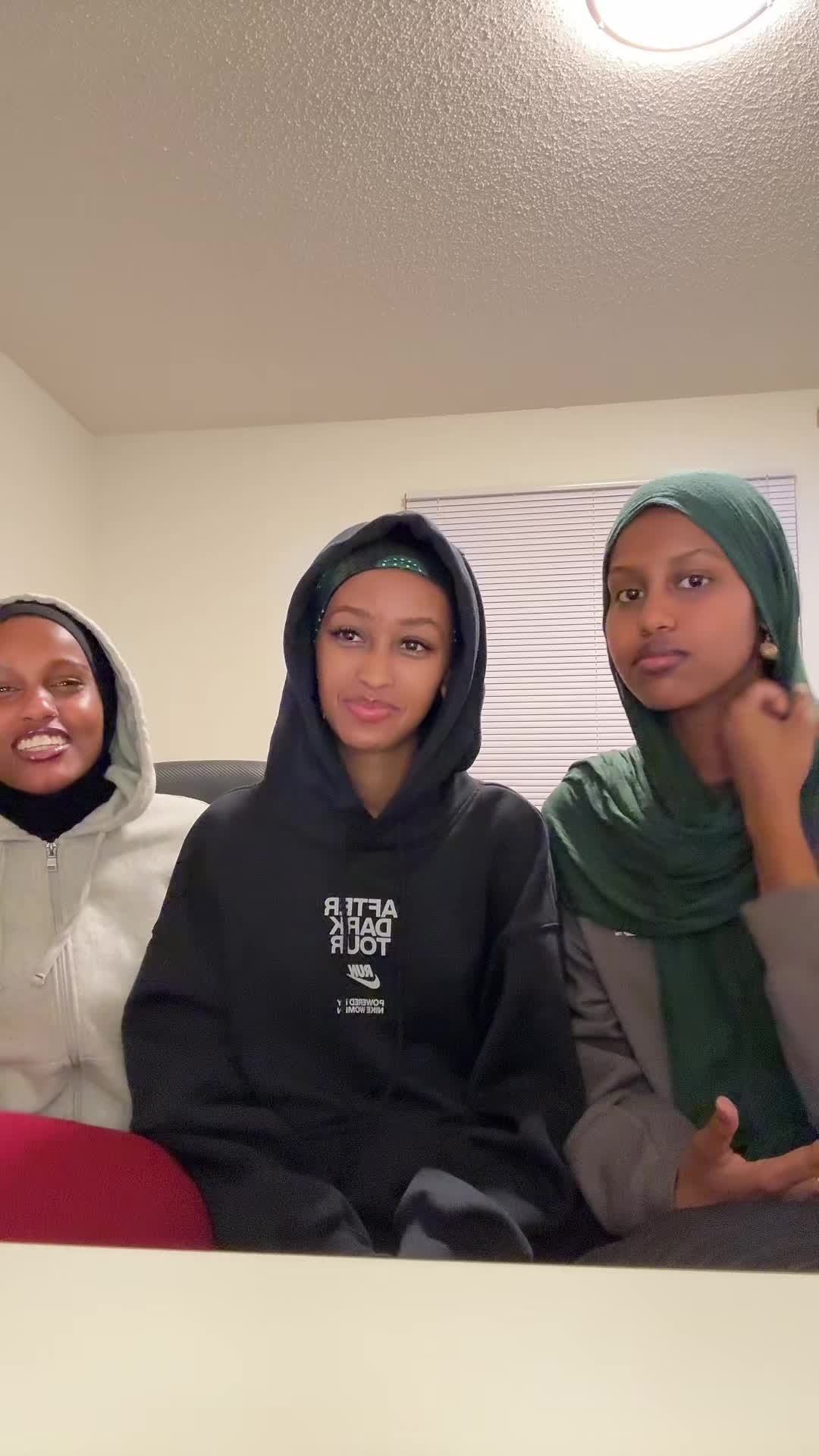 @👥👥