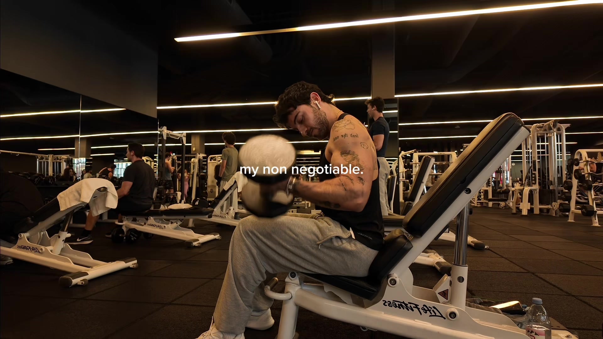 @Luis