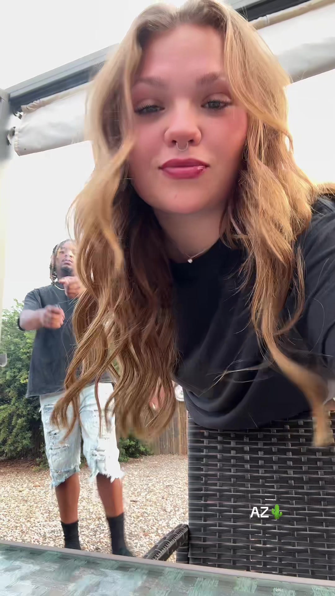 @liv Stone