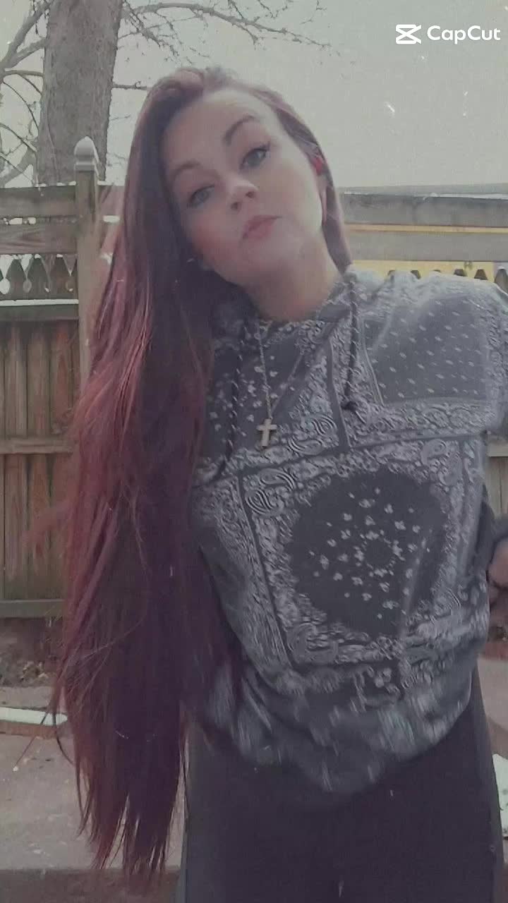 @AnnaNicholebby