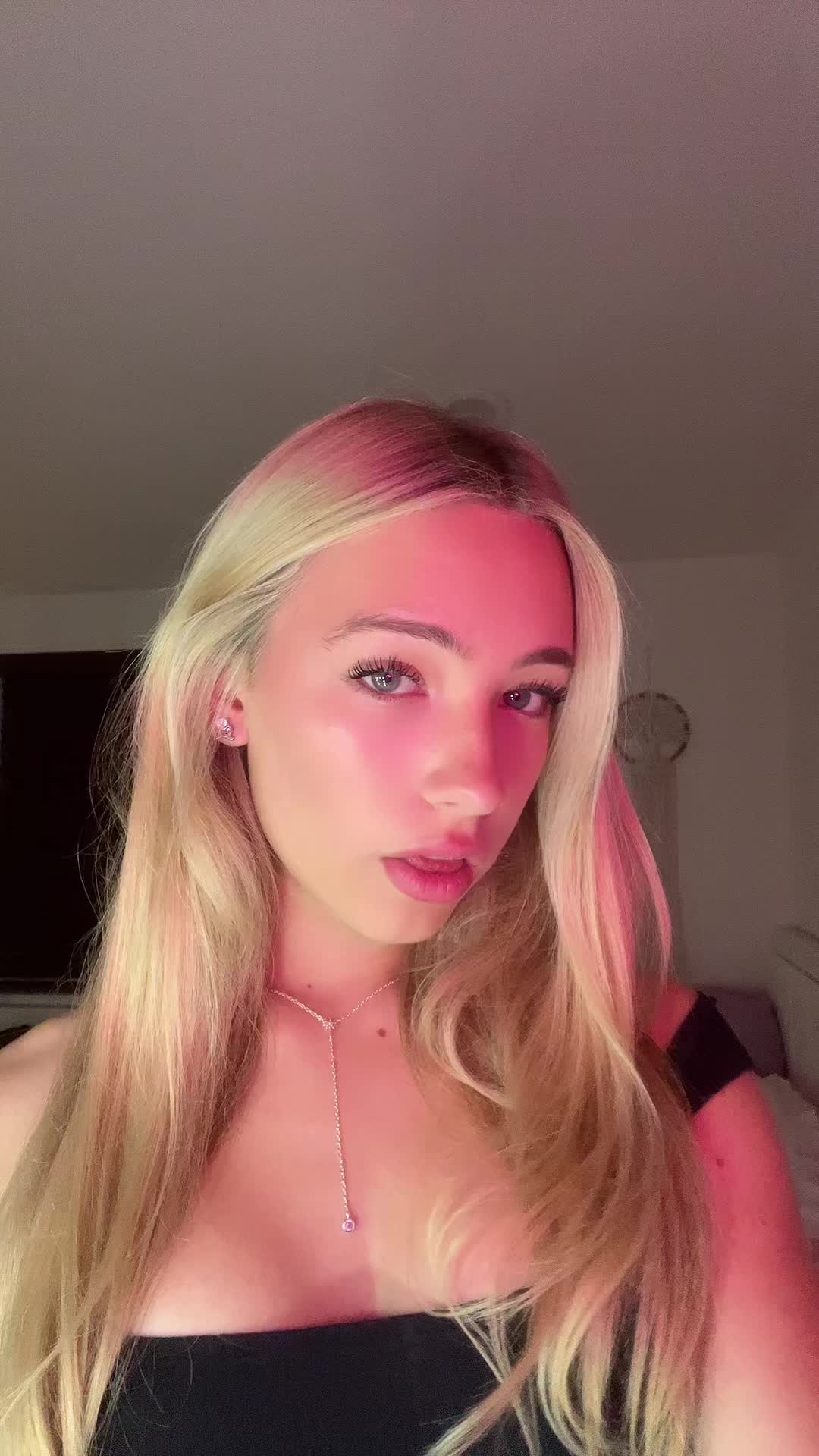 @Ella