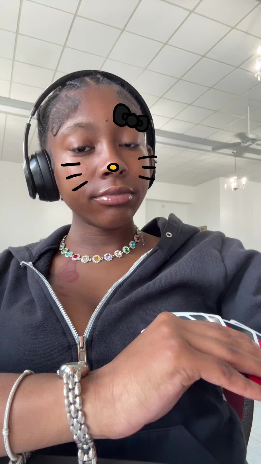 @rockoutzari_