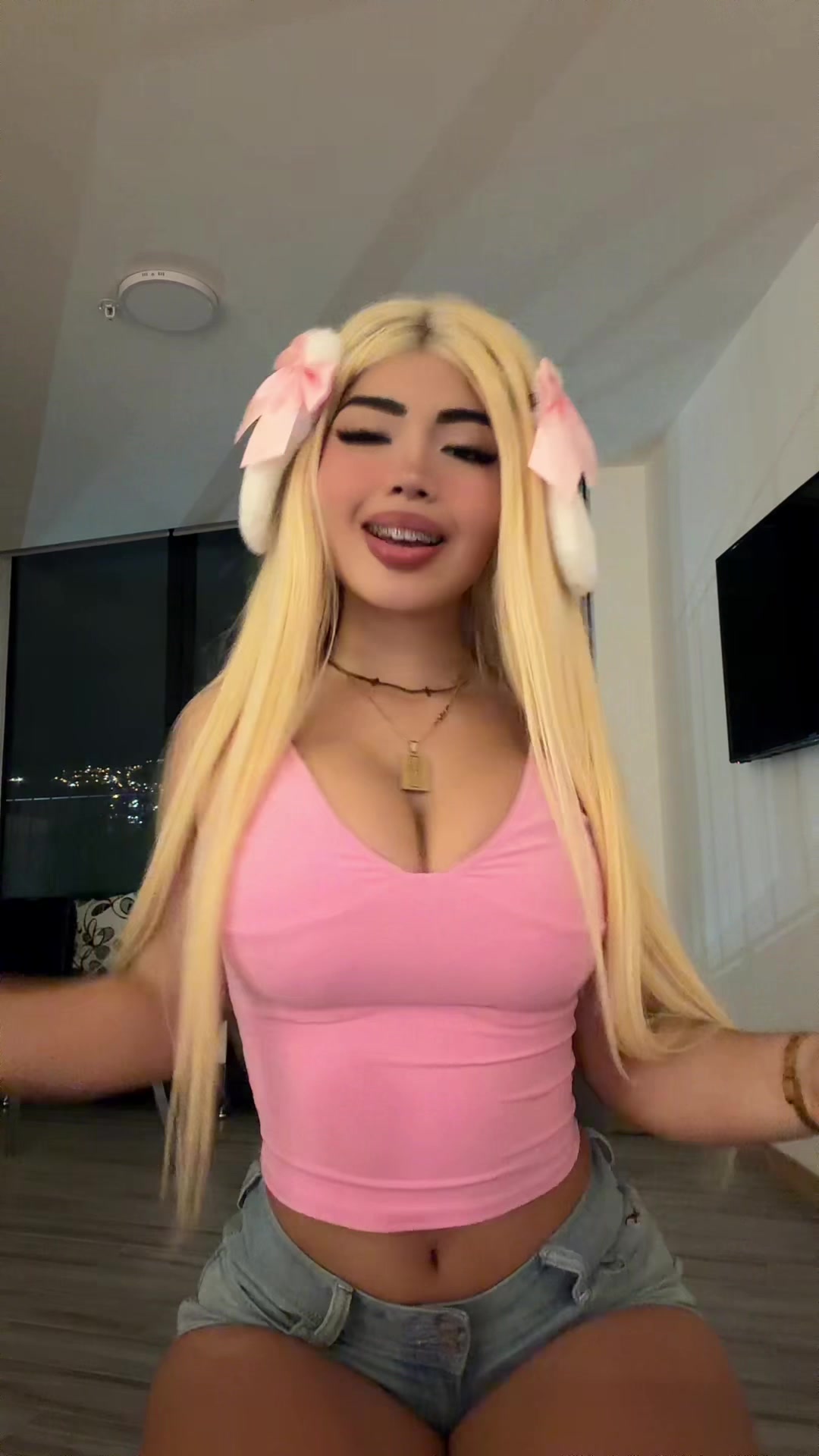 @Ana