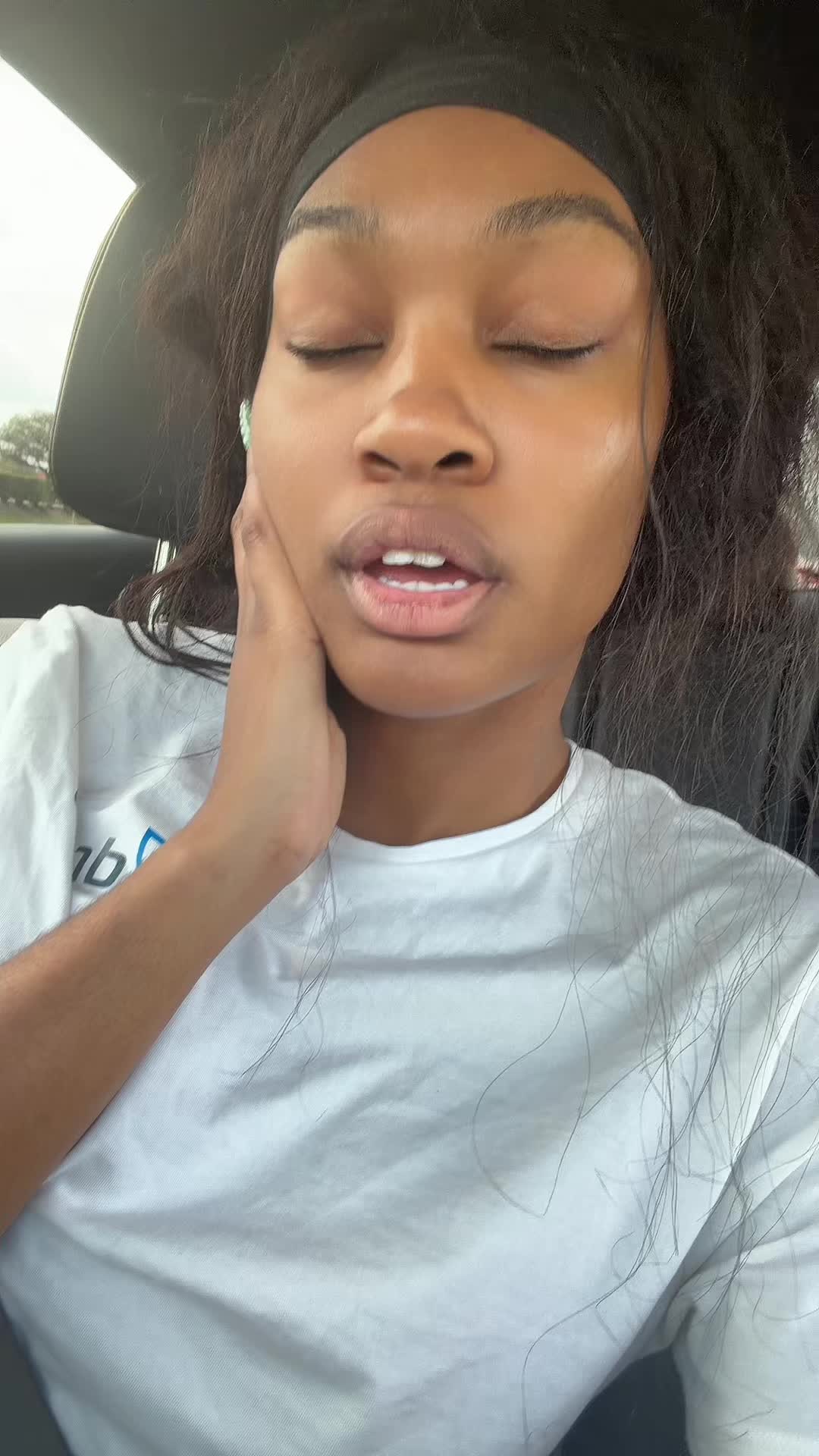 @earthtobtches777