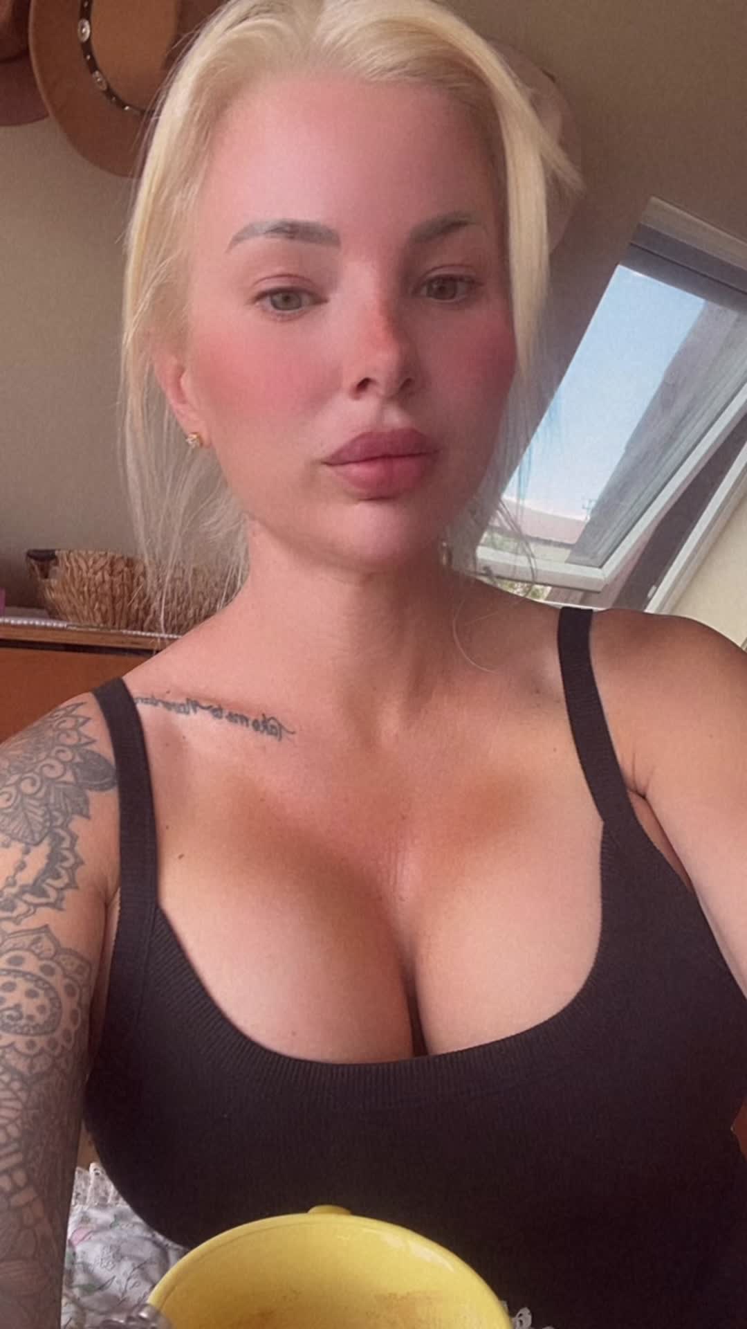 @Jessicakes33