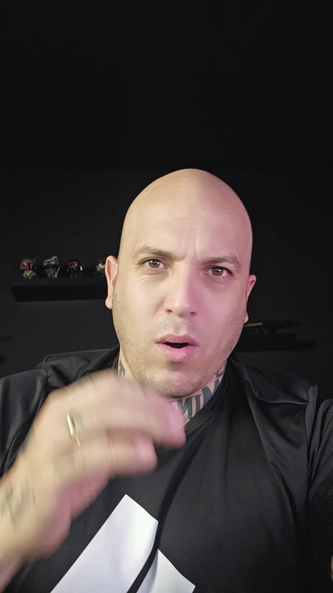@CARLOS AMPUERO