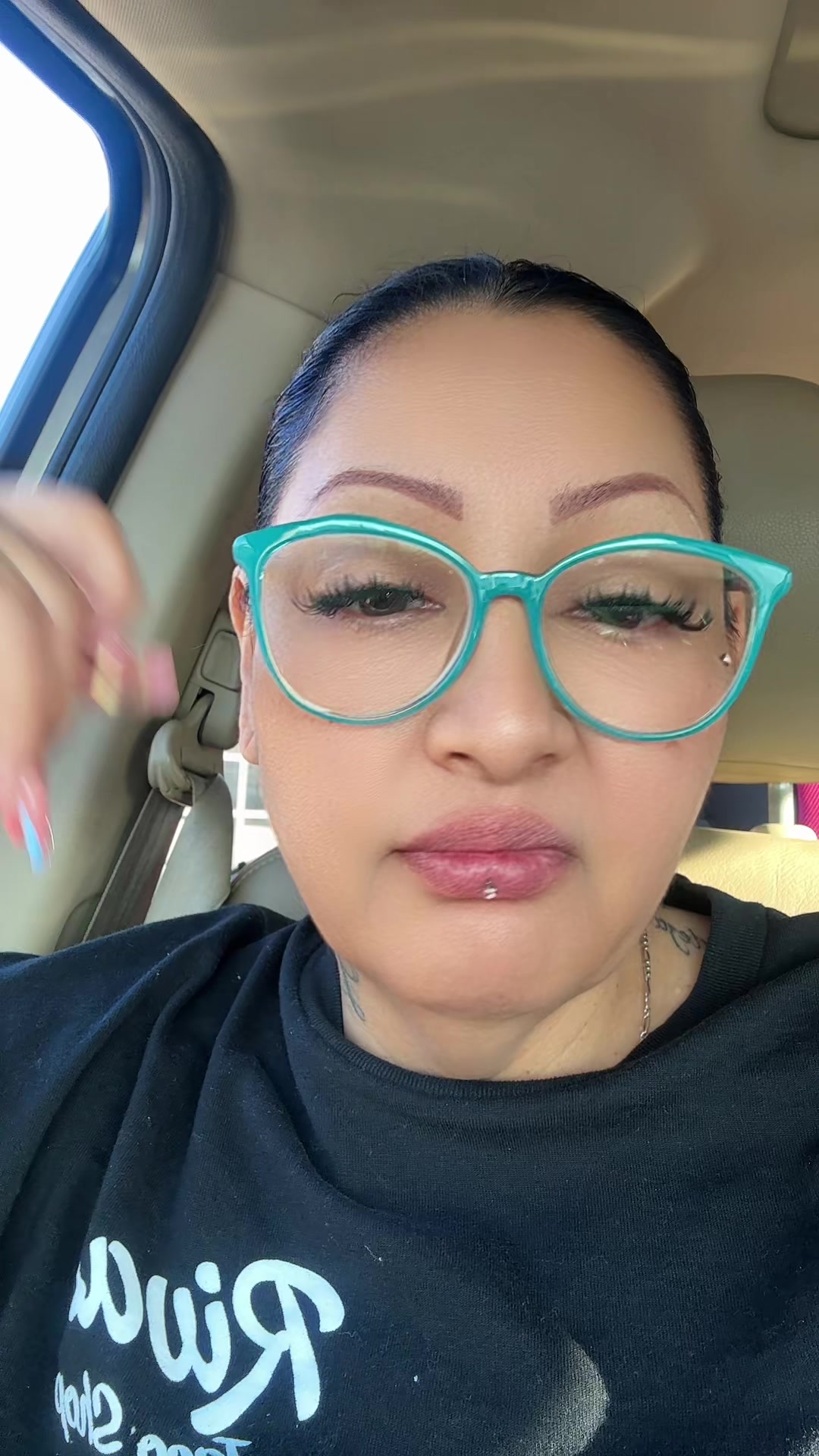@La BrOwNeYeZ
