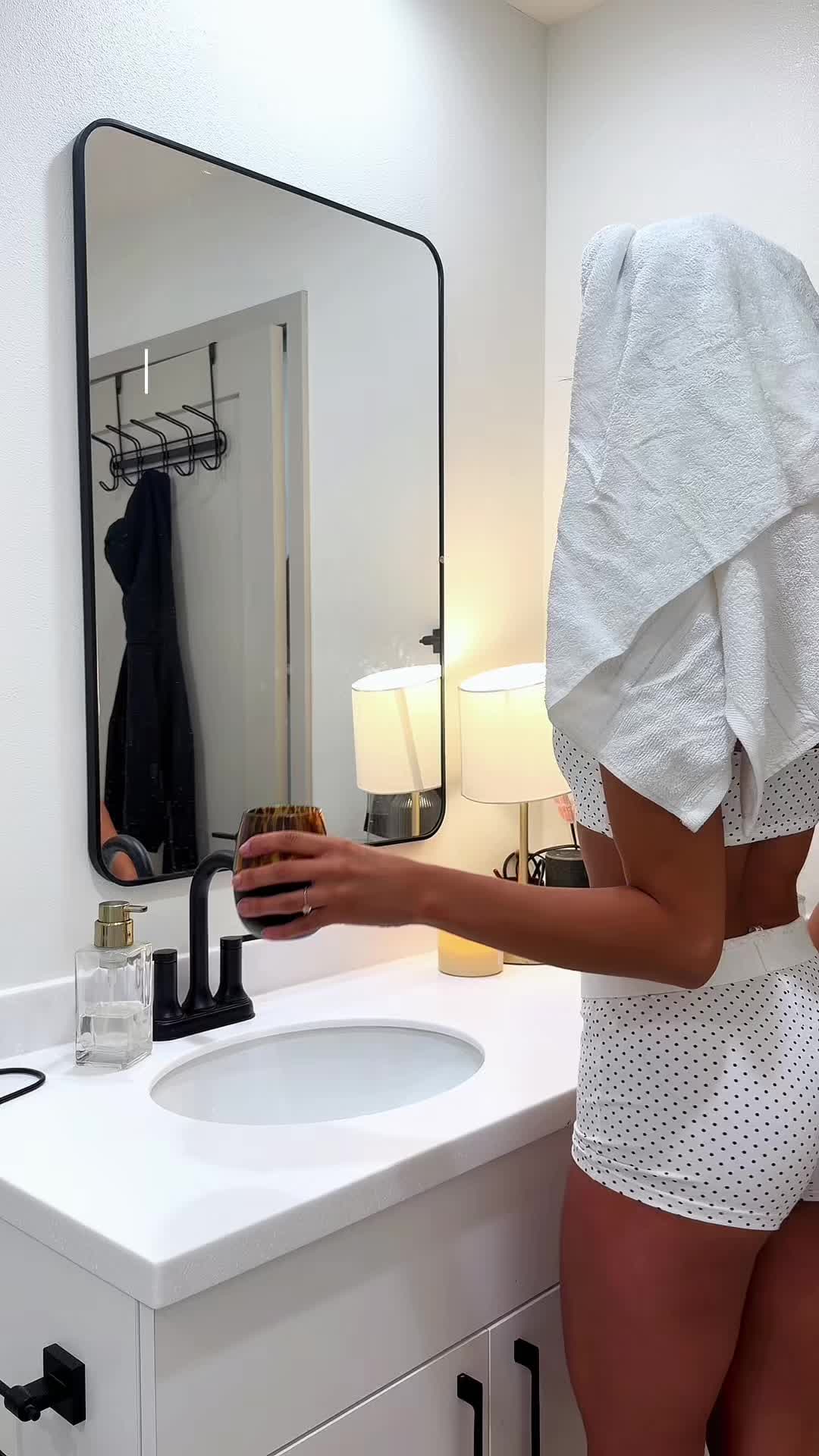 @itsellarenee